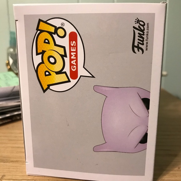 Funko Flocked Mewtwo - Brand New in Box - Picture 7 of 9